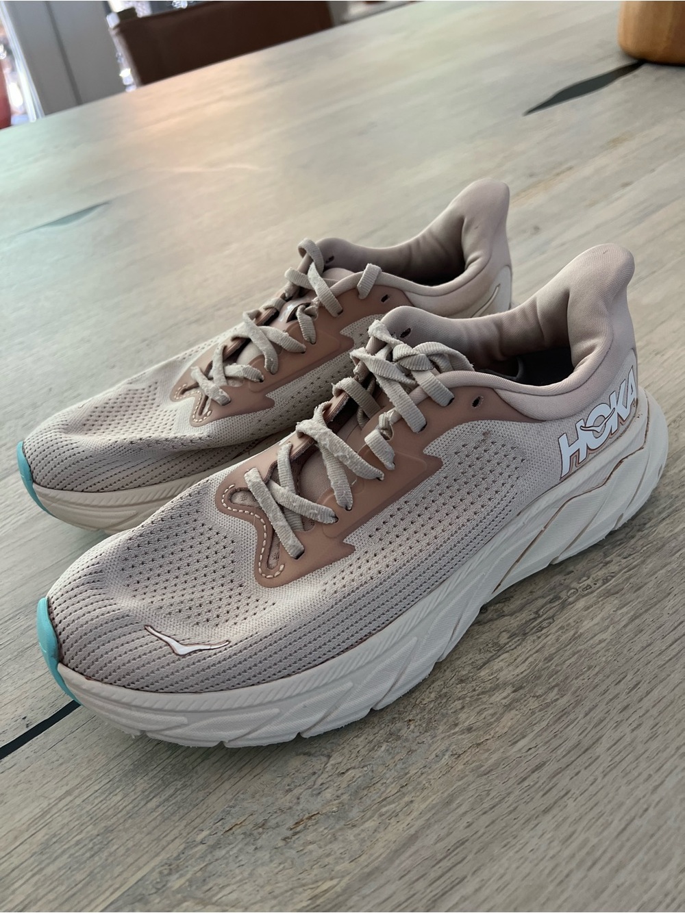 HOKA Arahi 7 Women’s Size 8 Running Shoes Vanila /Cream 1147851-VRM